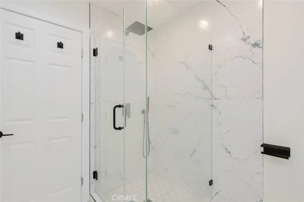 19314 Valerio Street #1/2 Reseda, CA 91335