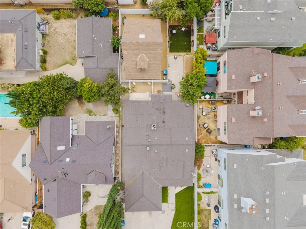 19314 Valerio Street #1/2 Reseda, CA 91335
