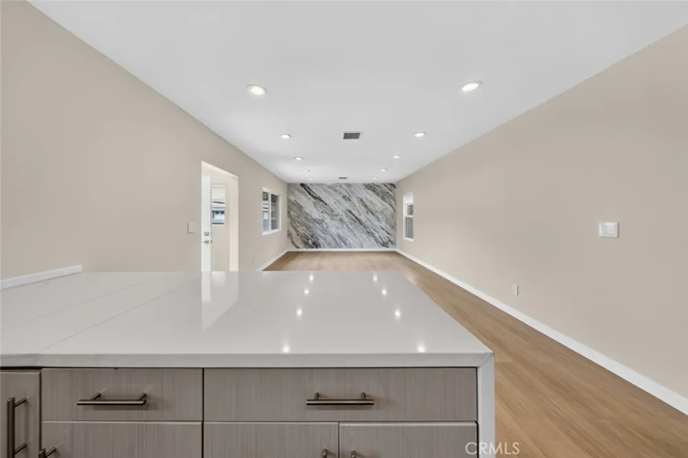 2327 Naomi Street Burbank, CA 91504