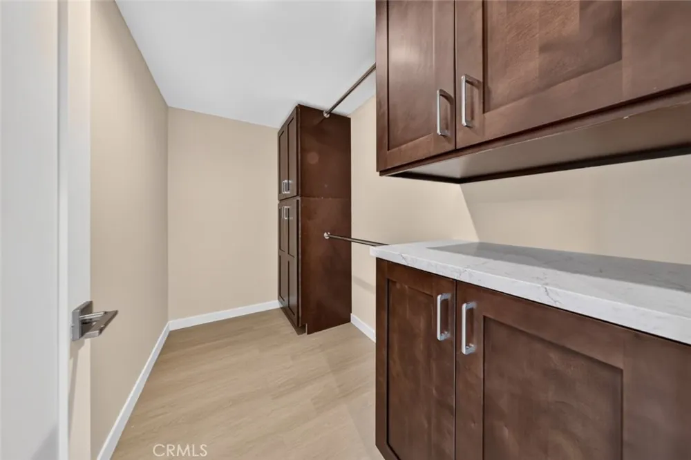 2327 Naomi Street Burbank, CA 91504