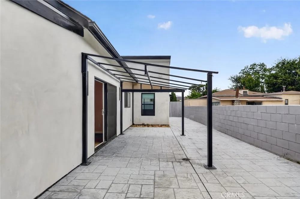 2327 Naomi Street Burbank, CA 91504