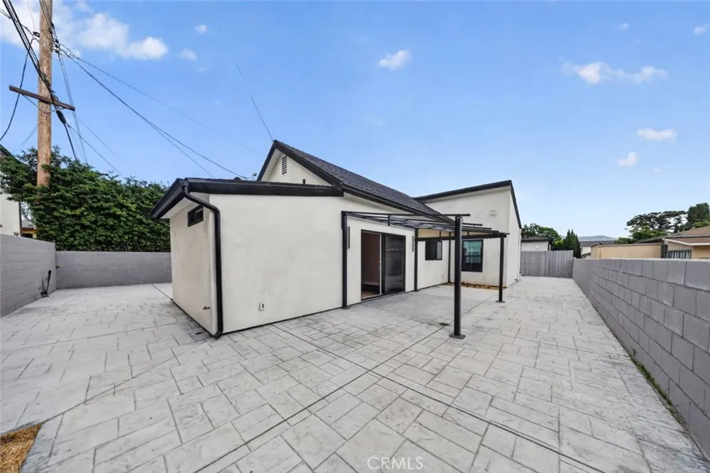 2327 Naomi Street Burbank, CA 91504