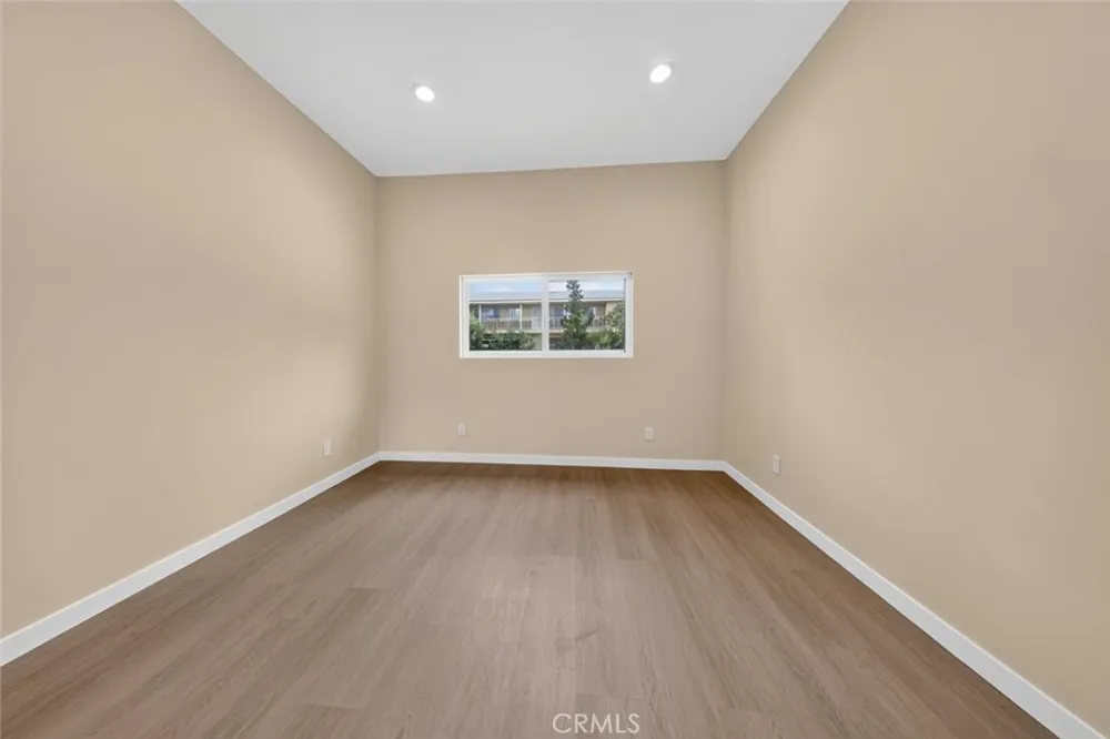 2327 Naomi Street Burbank, CA 91504