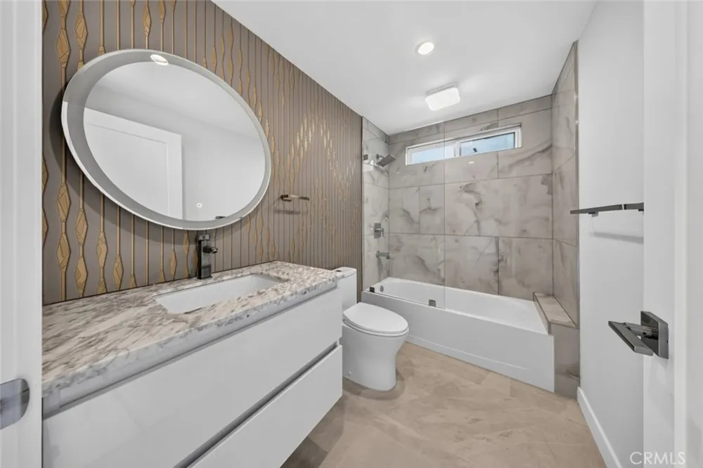 2327 Naomi Street Burbank, CA 91504