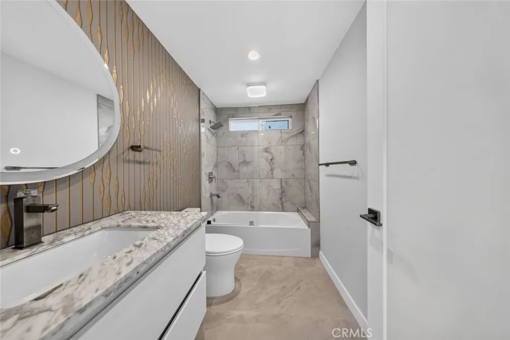 2327 Naomi Street Burbank, CA 91504