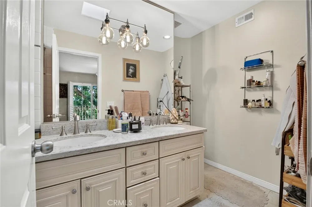 5340 Las Virgenes Road #11 Calabasas, CA 91302