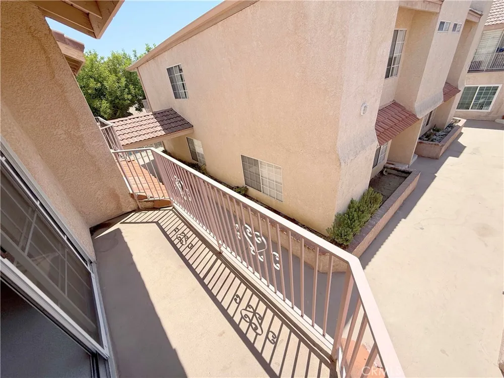 8744 Darby Avenue #14 Northridge, CA 91325