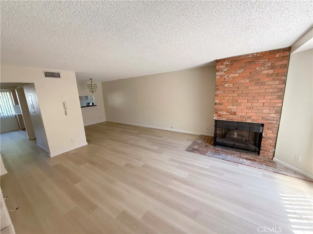 8744 Darby Avenue #14 Northridge, CA 91325