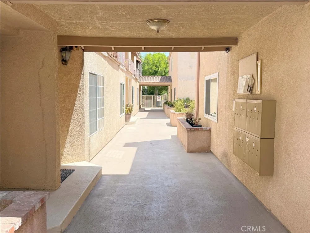 8744 Darby Avenue #14 Northridge, CA 91325