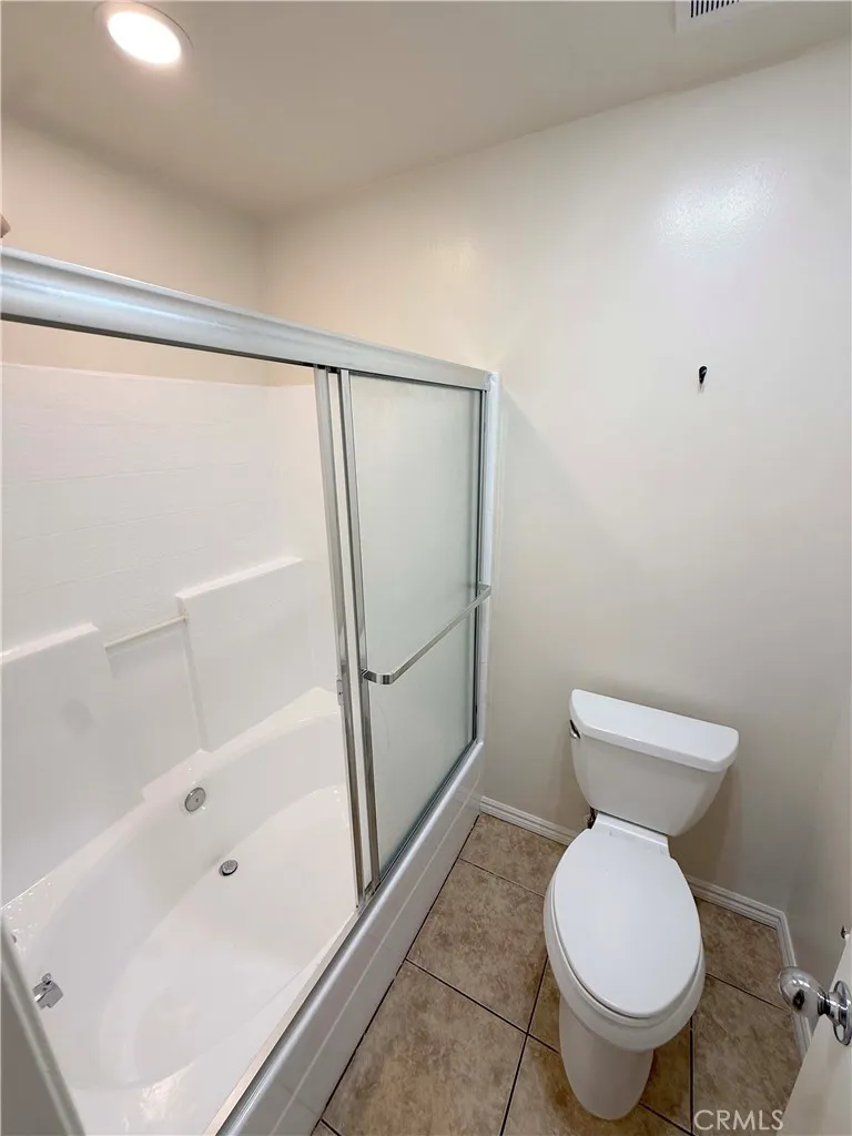 8744 Darby Avenue #14 Northridge, CA 91325