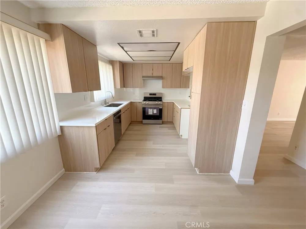 8744 Darby Avenue #14 Northridge, CA 91325