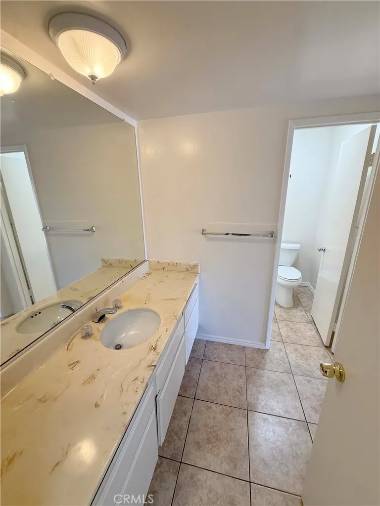 8744 Darby Avenue #14 Northridge, CA 91325