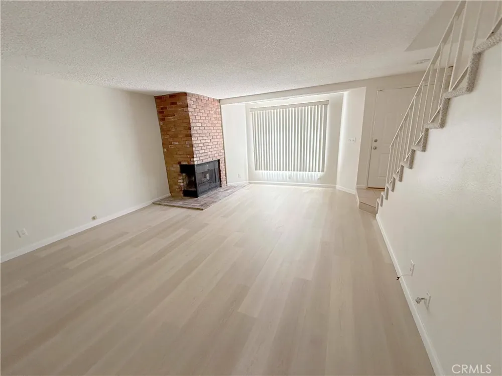 8744 Darby Avenue #14 Northridge, CA 91325
