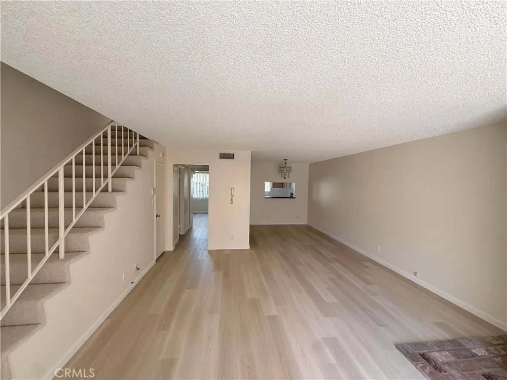 8744 Darby Avenue #14 Northridge, CA 91325