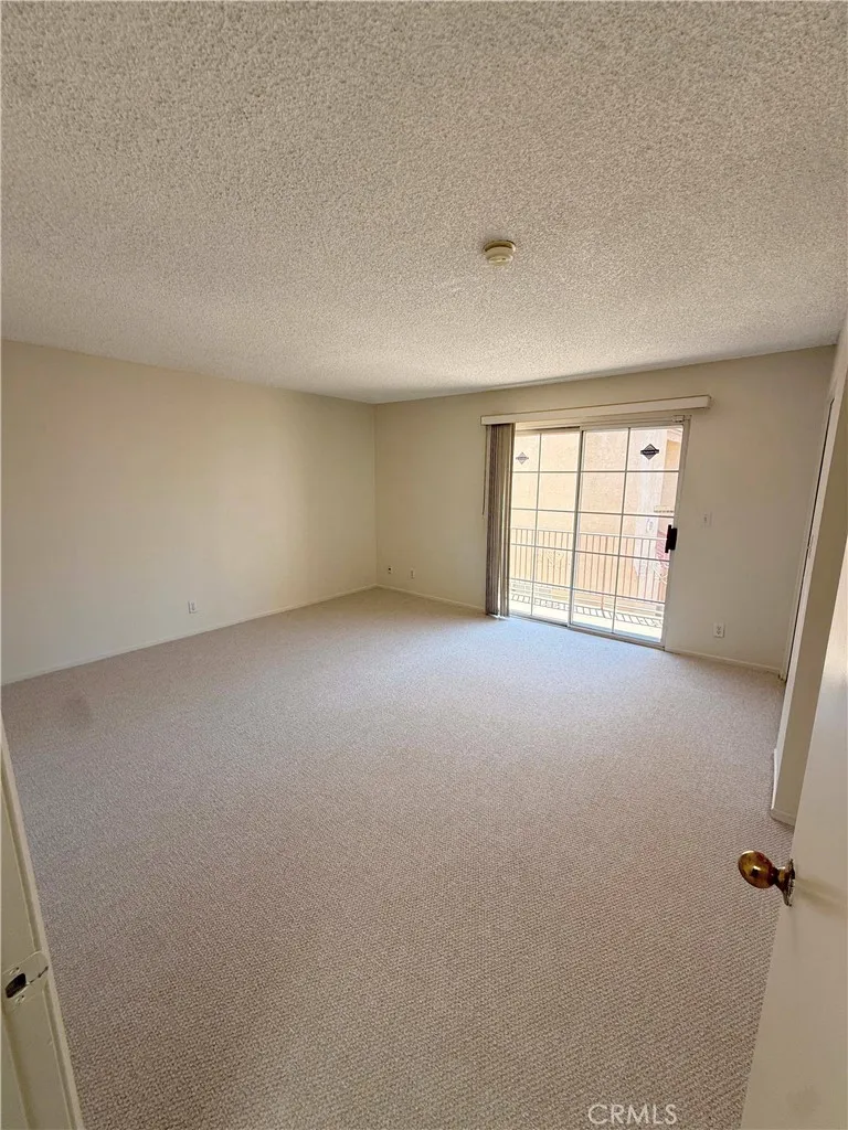 8744 Darby Avenue #14 Northridge, CA 91325