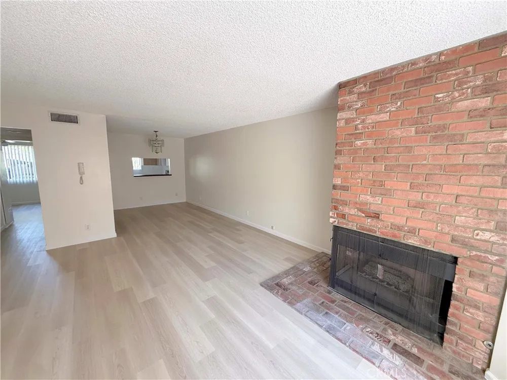 8744 Darby Avenue #14 Northridge, CA 91325