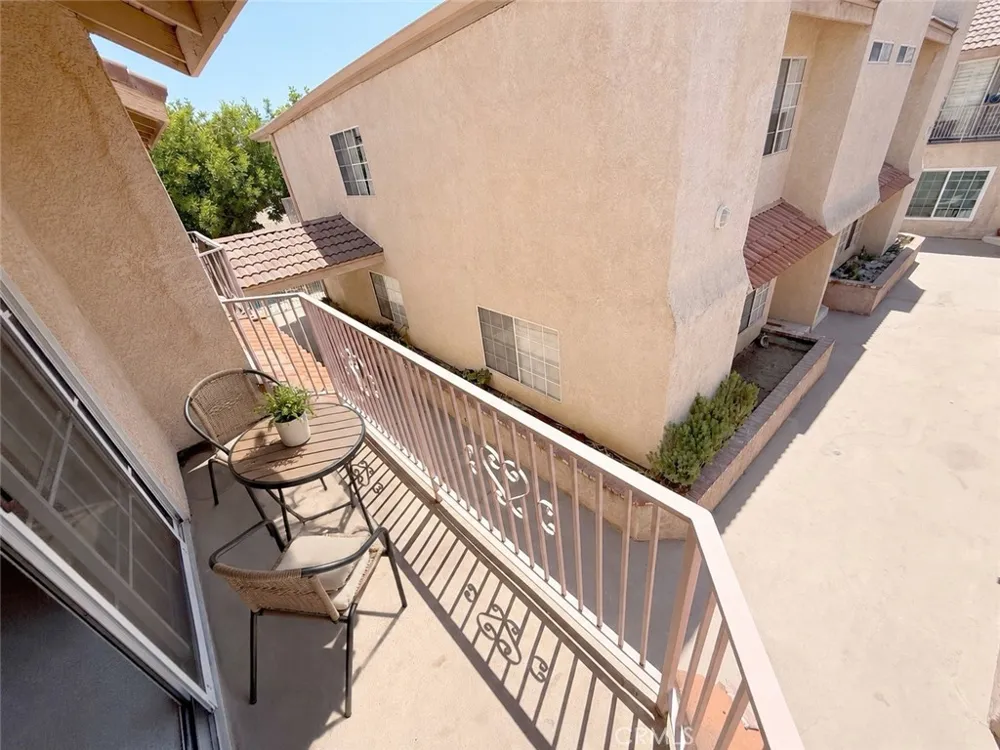 8744 Darby Avenue #14 Northridge, CA 91325