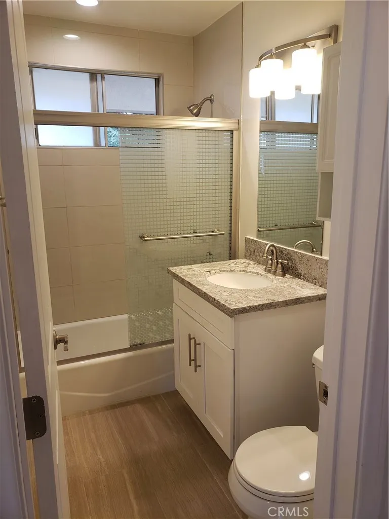 2515 Foothill Boulevard La Crescenta, CA 91214