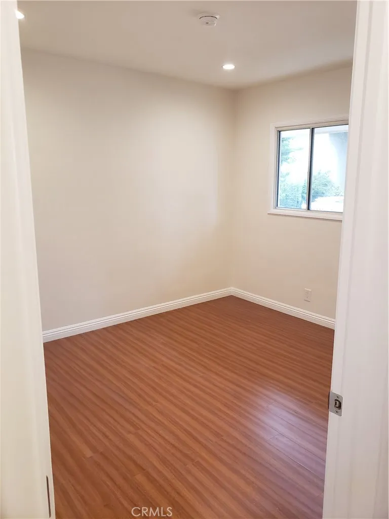 2515 Foothill Boulevard La Crescenta, CA 91214