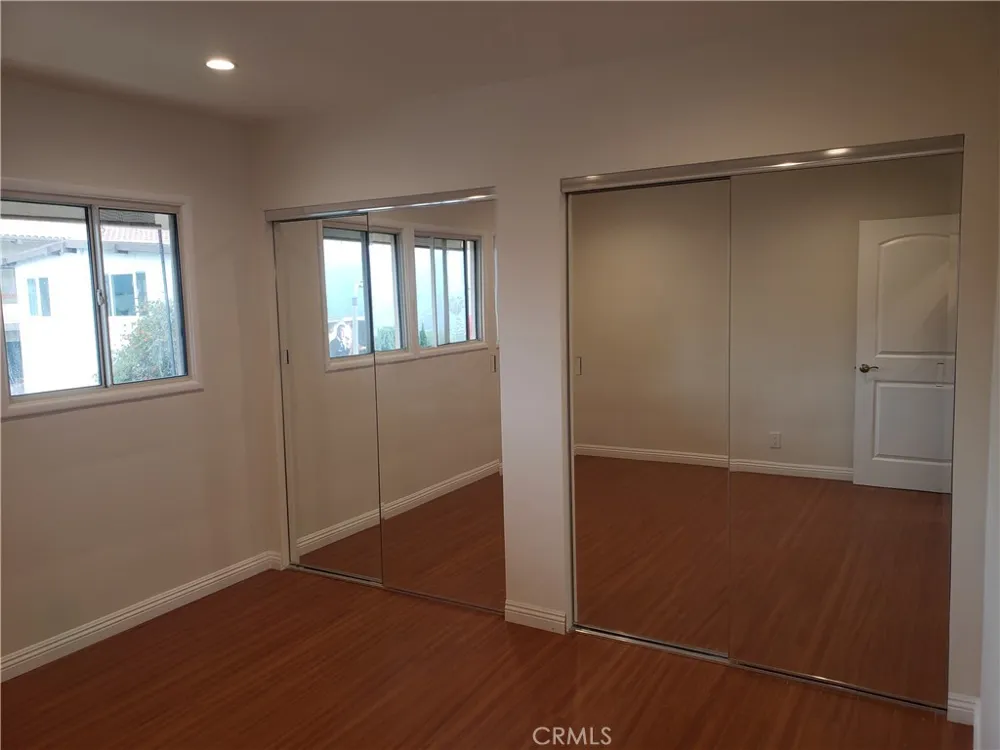 2515 Foothill Boulevard La Crescenta, CA 91214
