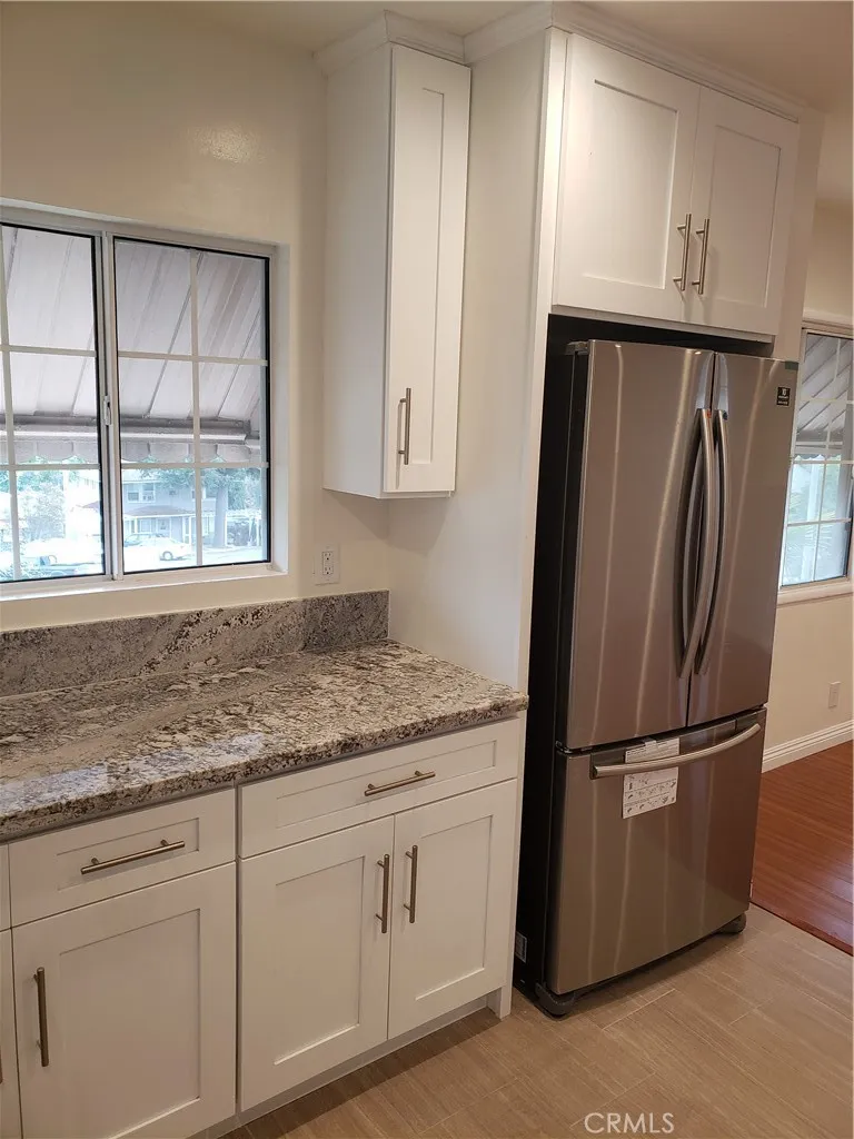 2515 Foothill Boulevard La Crescenta, CA 91214