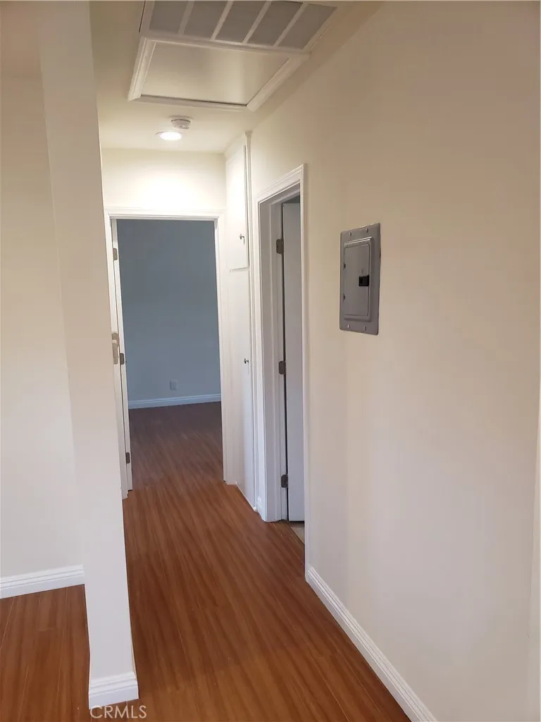 2515 Foothill Boulevard La Crescenta, CA 91214