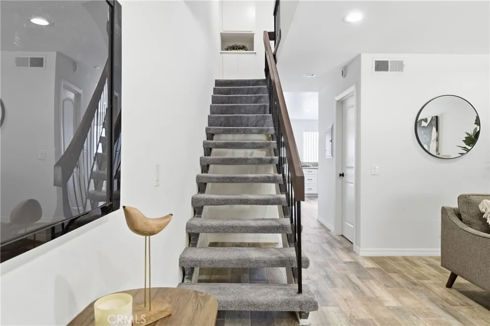 6094 Orange Avenue Cypress, CA 90630