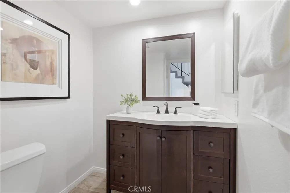 6094 Orange Avenue Cypress, CA 90630