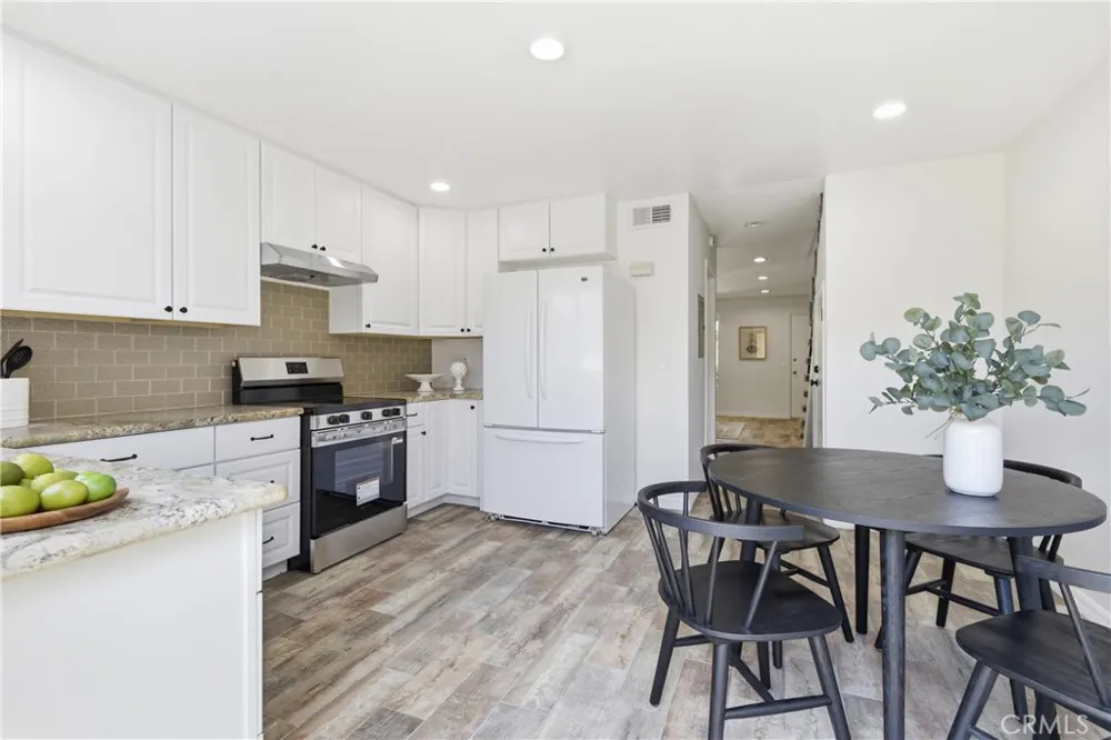 6094 Orange Avenue Cypress, CA 90630