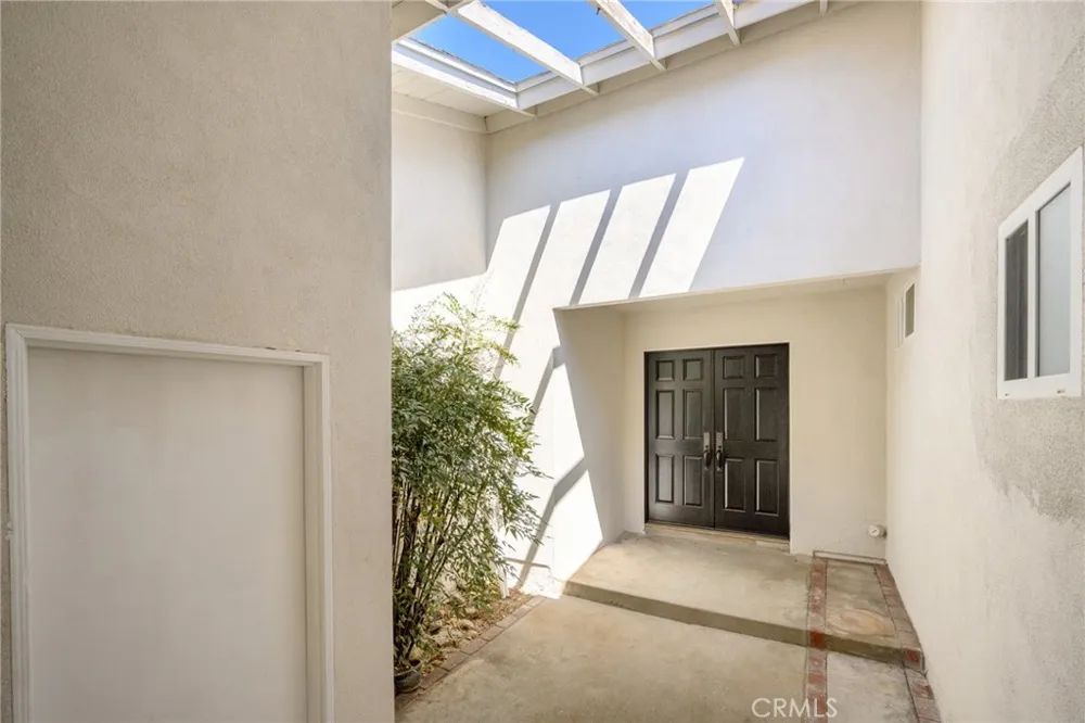 1323 Branta Drive Glendale, CA 91208