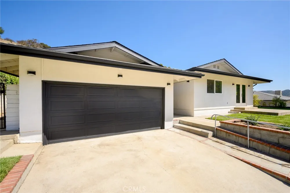 1323 Branta Drive Glendale, CA 91208