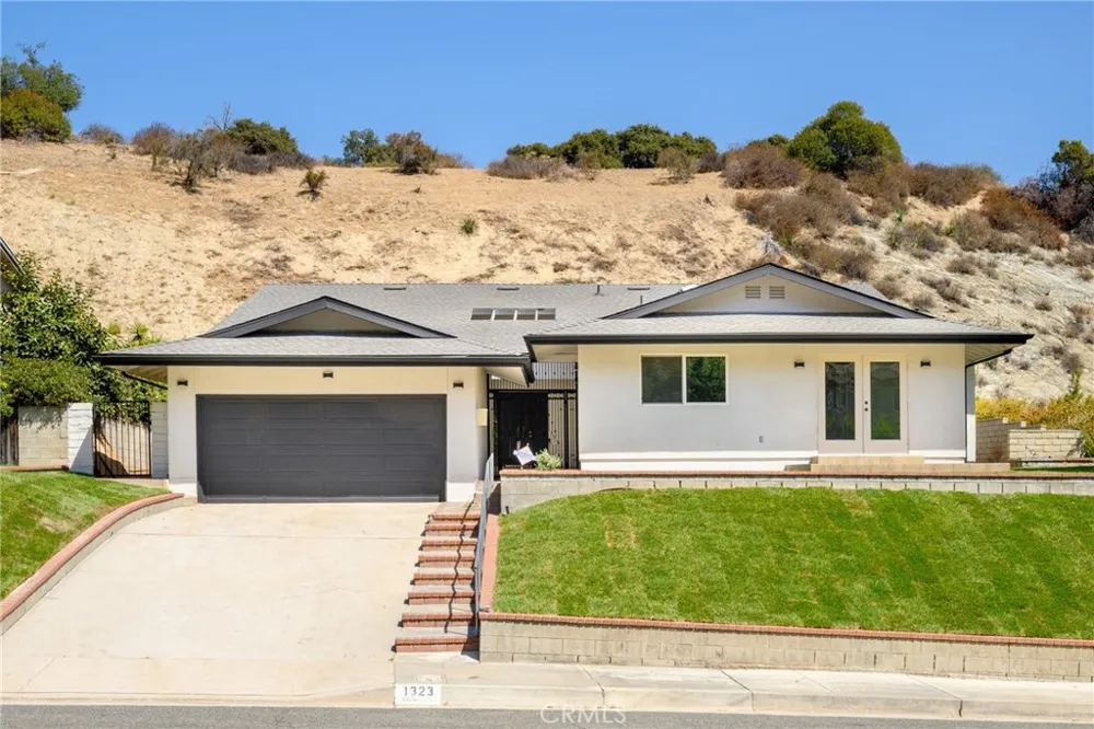 1323 Branta Drive Glendale, CA 91208