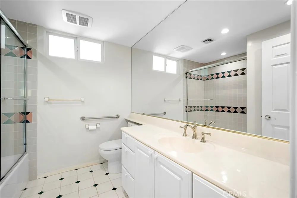 1323 Branta Drive Glendale, CA 91208