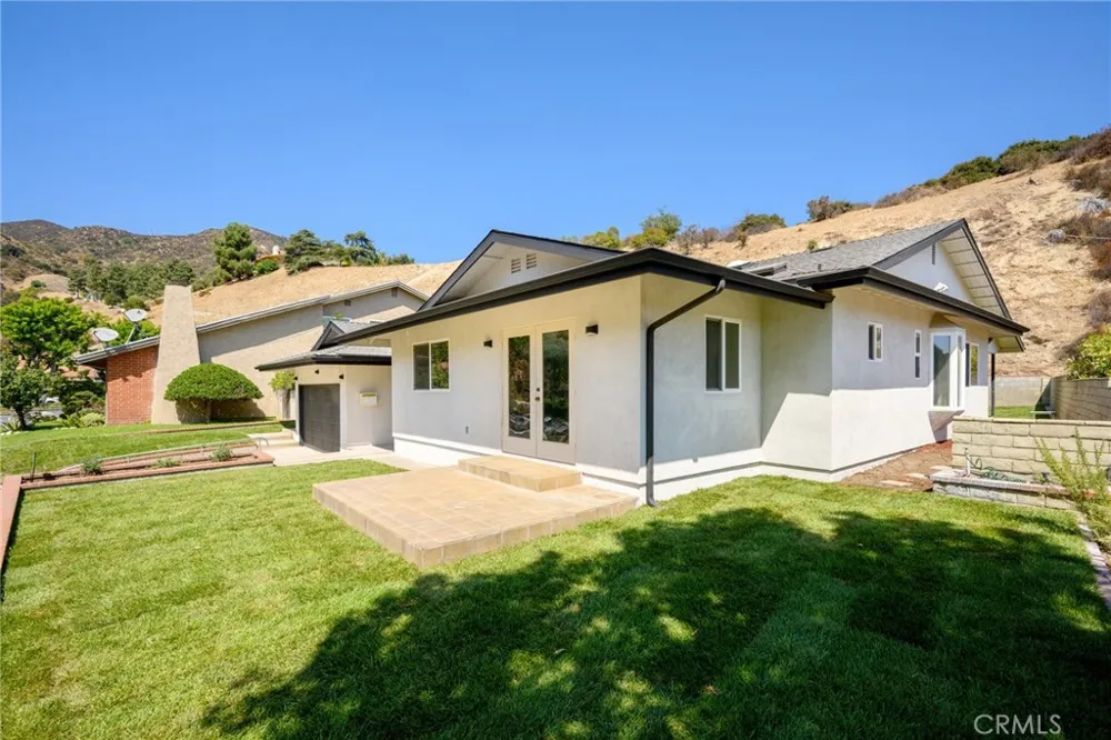 1323 Branta Drive Glendale, CA 91208