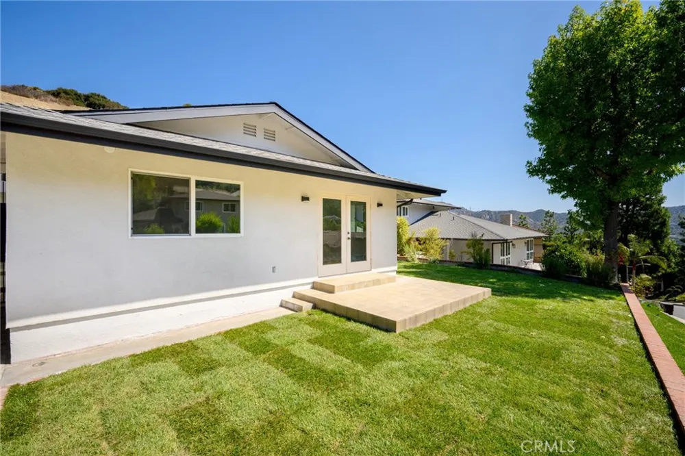 1323 Branta Drive Glendale, CA 91208
