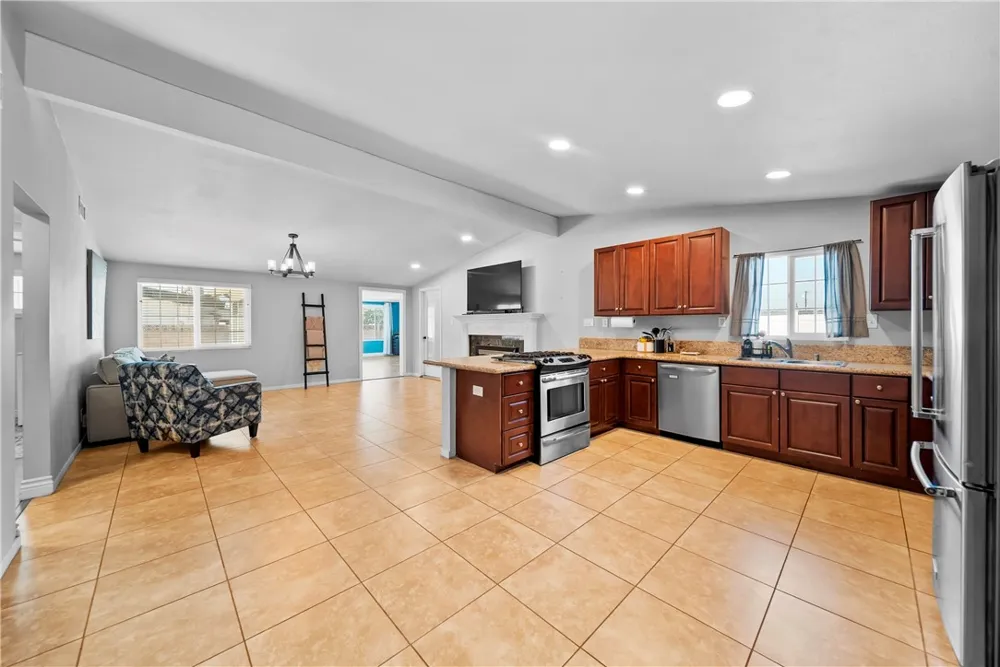 1021 Lyman Avenue Covina, CA 91724