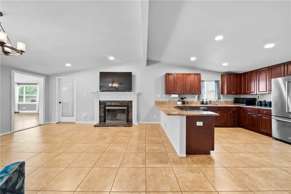1021 Lyman Avenue Covina, CA 91724