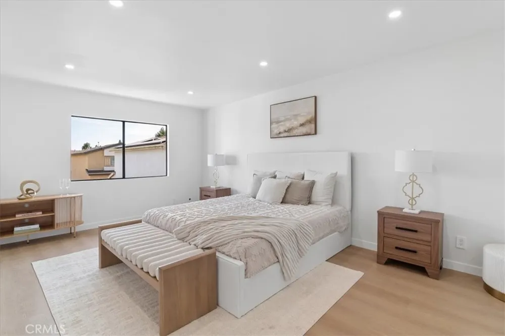 10234 Variel #12 Chatsworth, CA 91311