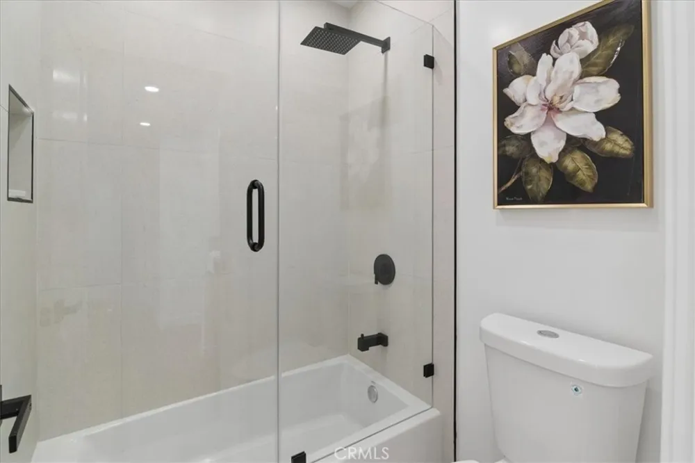 10234 Variel #12 Chatsworth, CA 91311