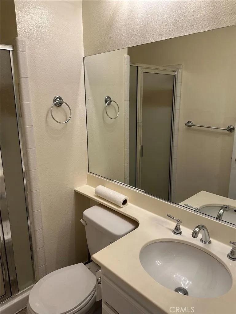 22865 Del Valle Street #12 Woodland Hills, CA 91364