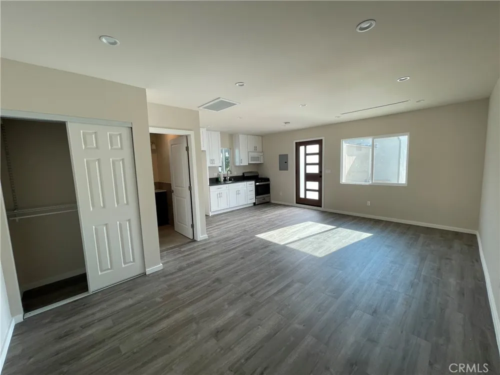 10213 Quill Avenue Sunland, CA 91040