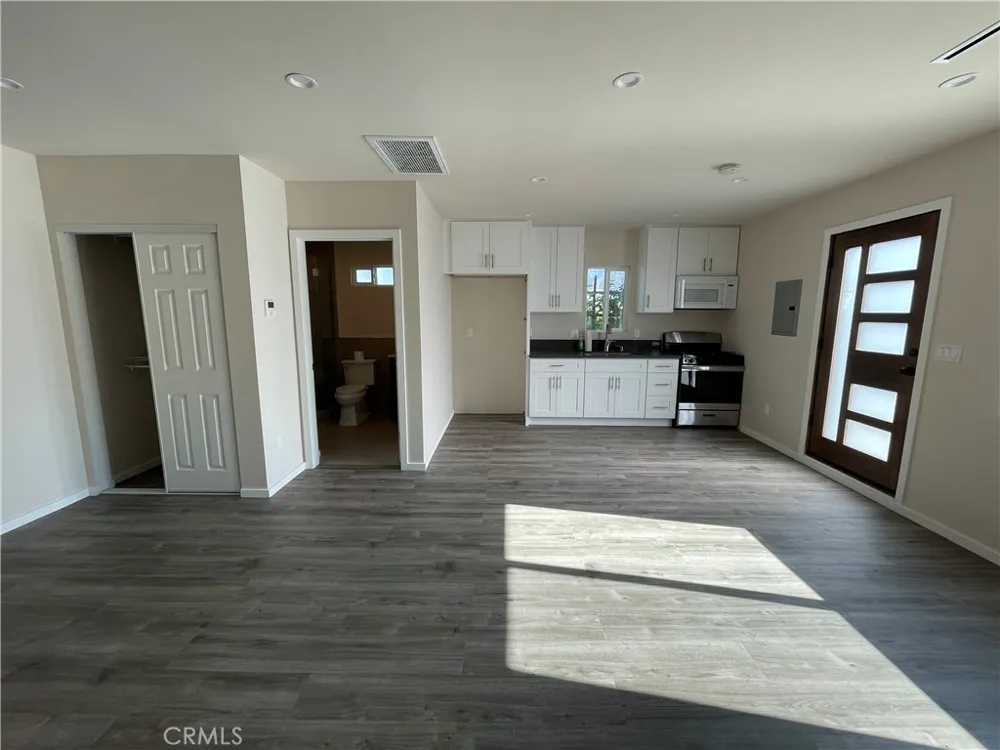 10213 Quill Avenue Sunland, CA 91040