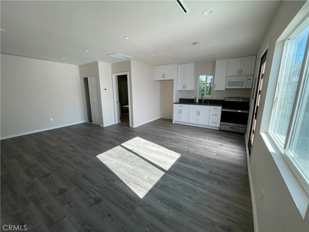 10213 Quill Avenue Sunland, CA 91040