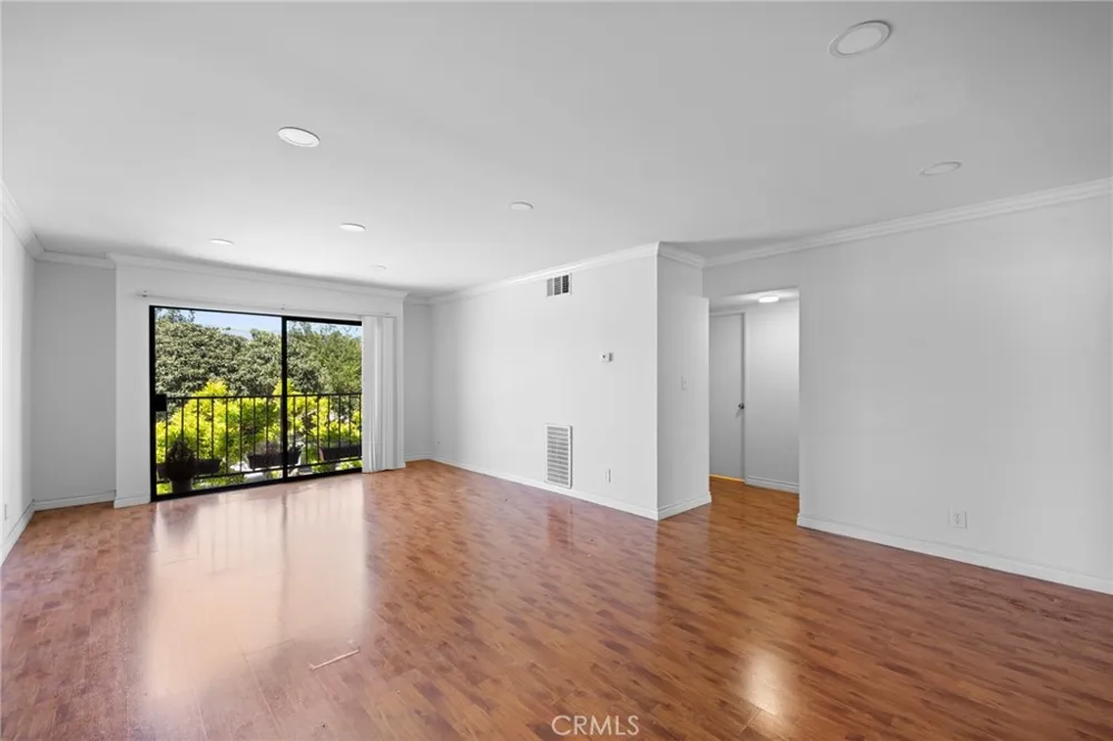 1364 E Garfield Avenue #1 Glendale, CA 91205