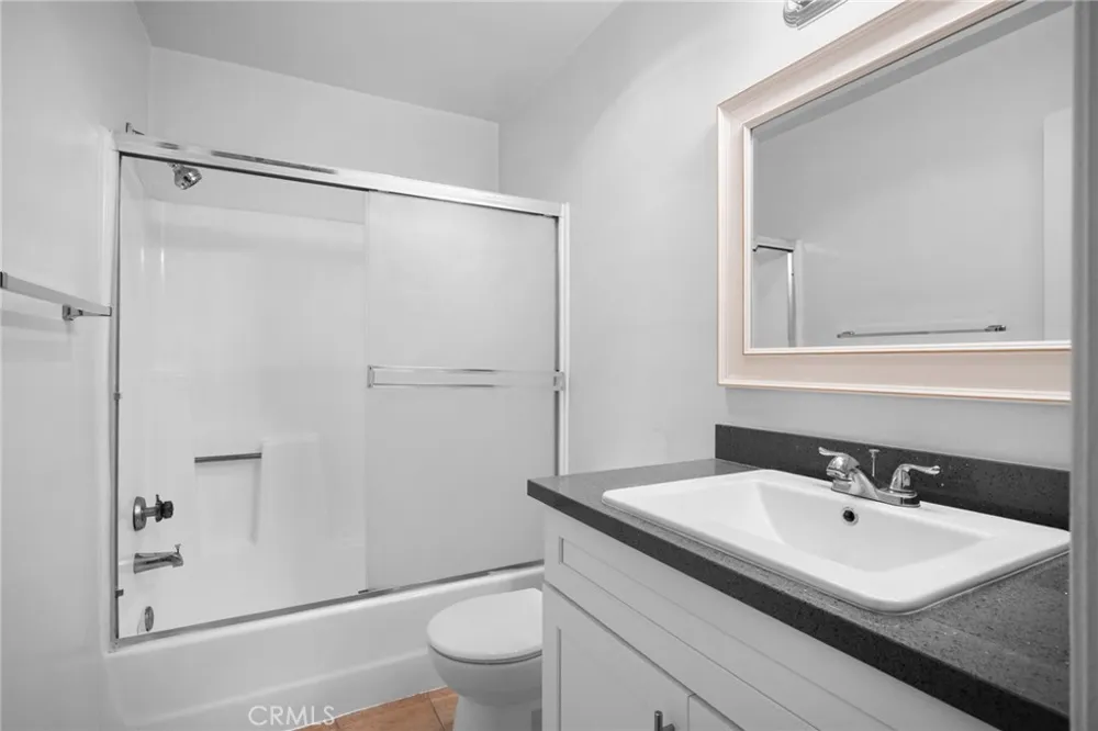 1364 E Garfield Avenue #1 Glendale, CA 91205
