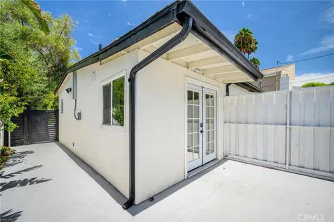 22432 Burbank #1/2