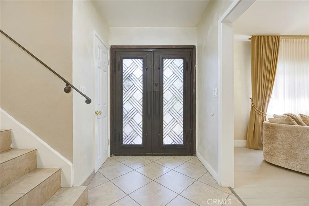 13889 Nurmi Sylmar, CA 91342