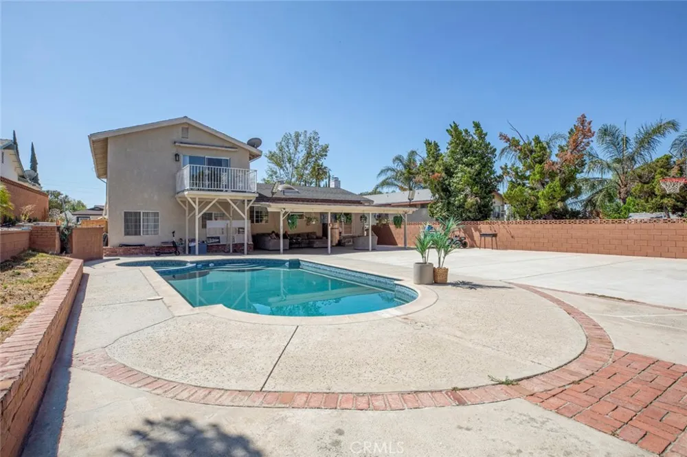 13889 Nurmi Sylmar, CA 91342