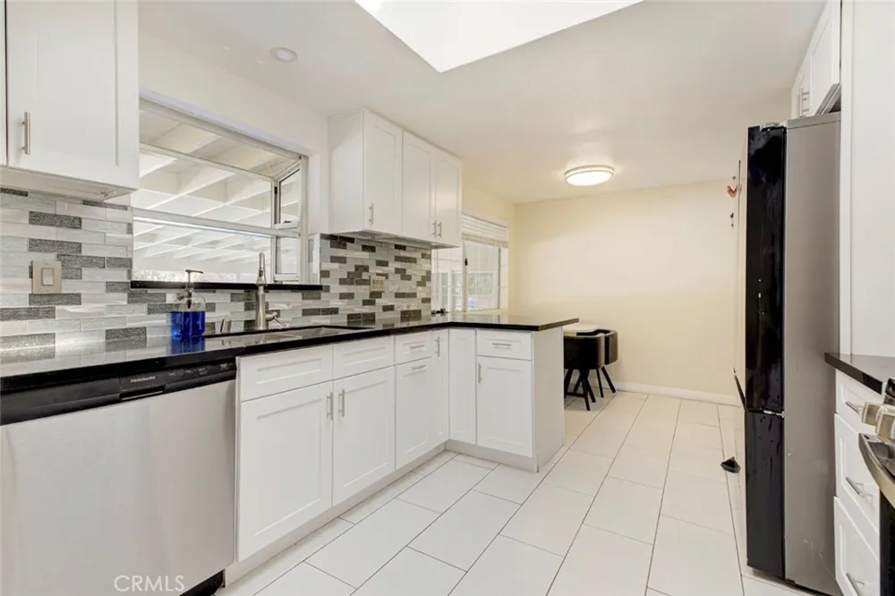 13889 Nurmi Sylmar, CA 91342