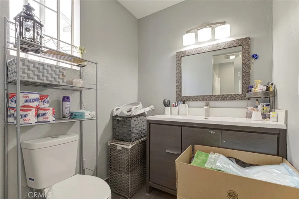 13889 Nurmi Sylmar, CA 91342